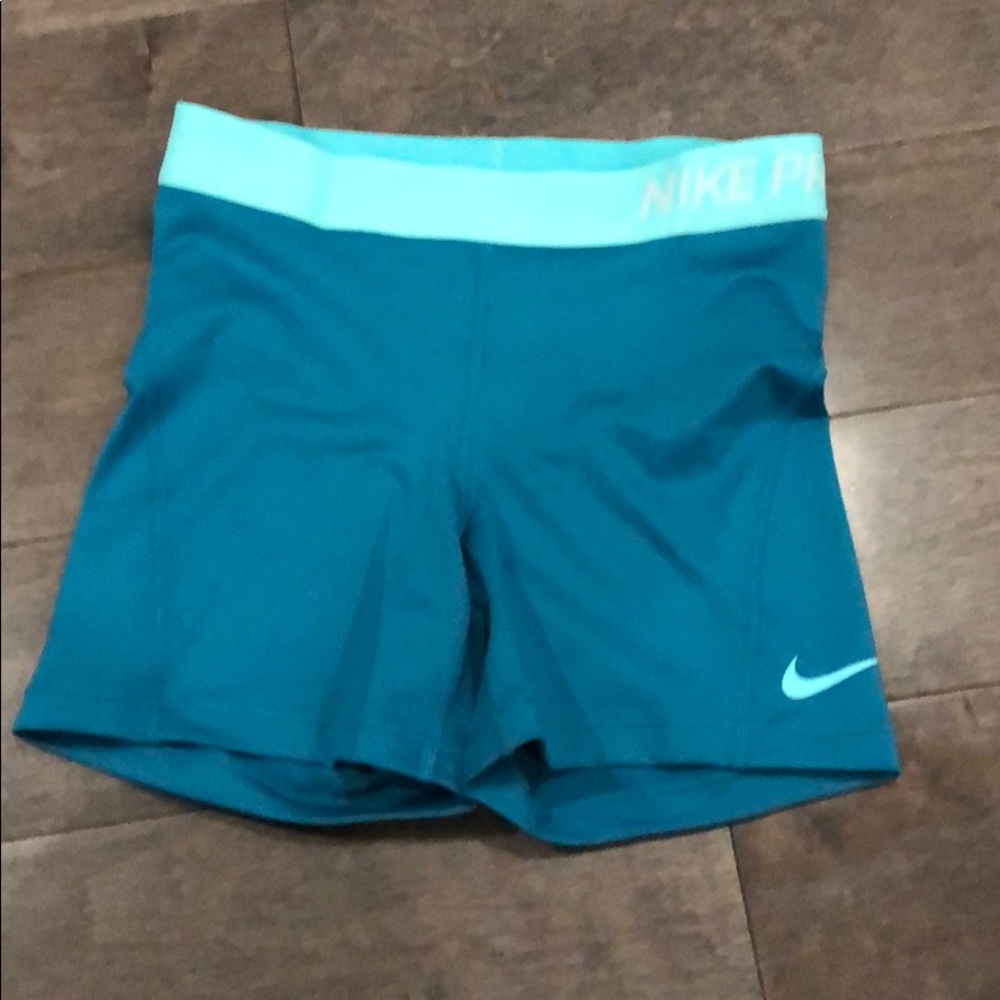 Nike pro short 5”